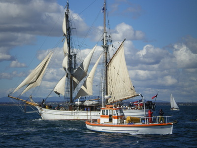 Soren Larsen and Spectators